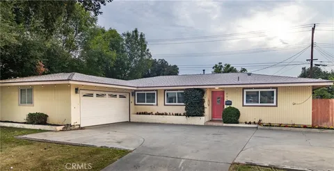 624 Nottingham Dr, Redlands, CA 92373 - MLS#: IG25260468