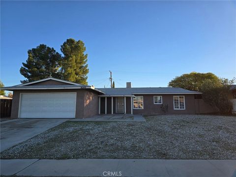 Photo of 16249 Encina St St, Victorville, CA 92395 (MLS # HD25211442)