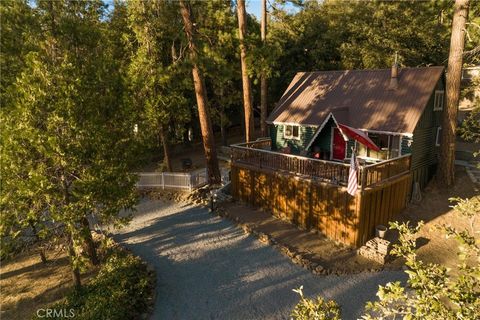 Photo of 43207 West Sugar Pine Dr Dr, Oakhurst, CA 93644 (MLS # FR26048564)
