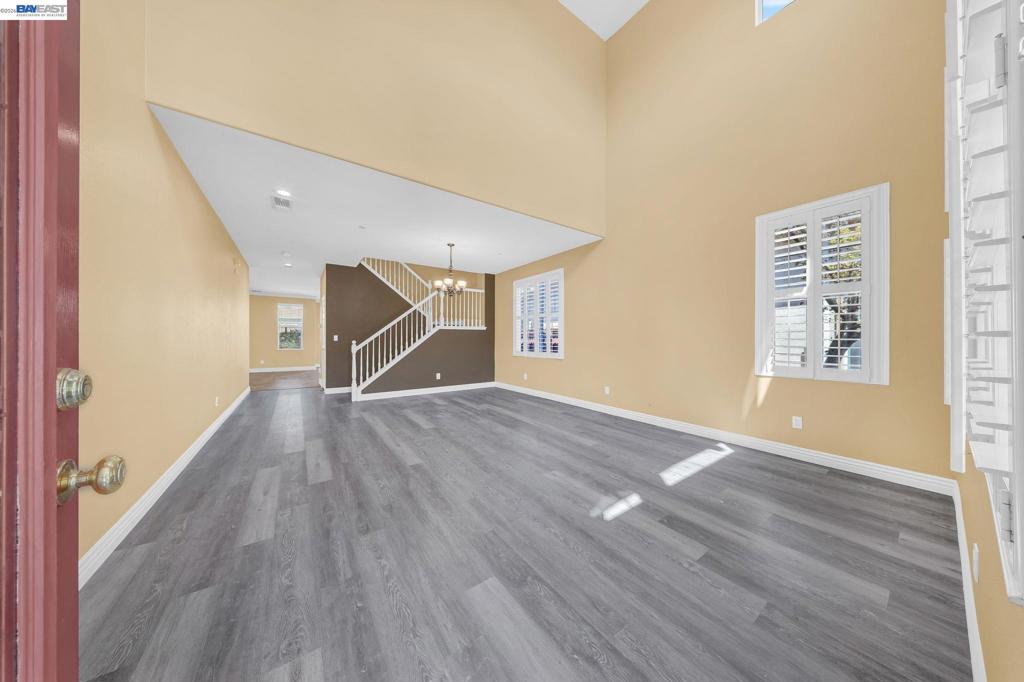 921 Sawyer Way