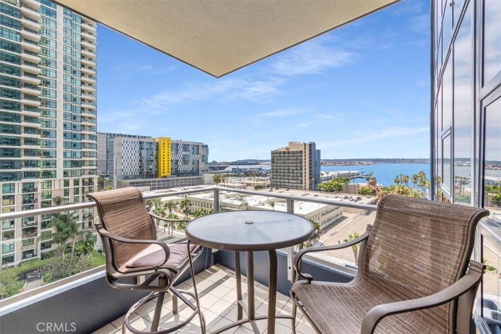 1325 Pacific Highway 1003