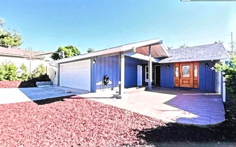 Photo of 3404 S Cordoba Avenue, Spring Valley, CA 91977 (MLS # NDP2602891)