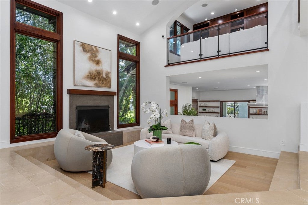 2907 Cliff Drive