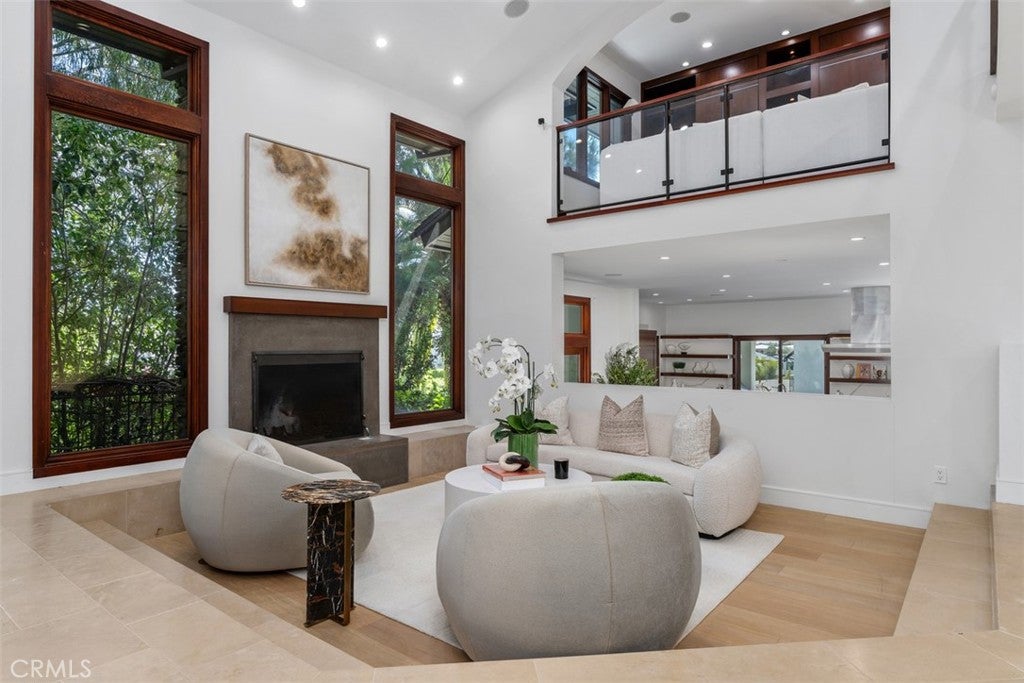 2907 Cliff Drive