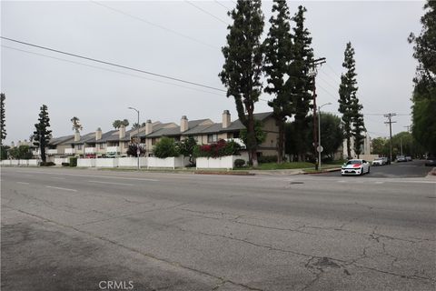 Photo of 8341 Unit #10 De Soto, Canoga Park, CA 91304 (MLS # SR26016558)