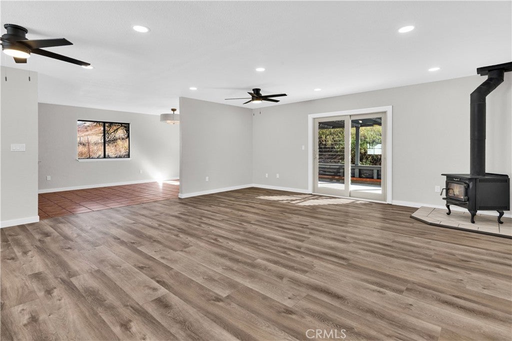 3925 Hillcrest