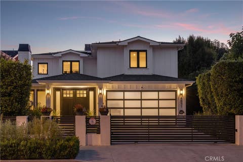 Photo of 4637 Morella Avenue, Valley Village, CA 91607 (MLS # SR26131533)