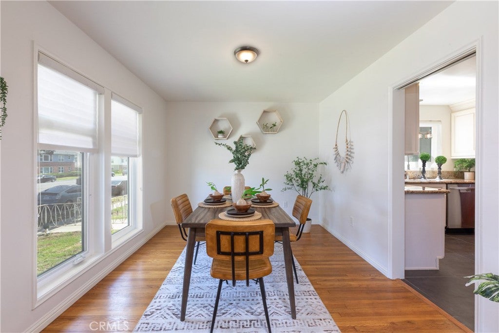 1014 E Carson