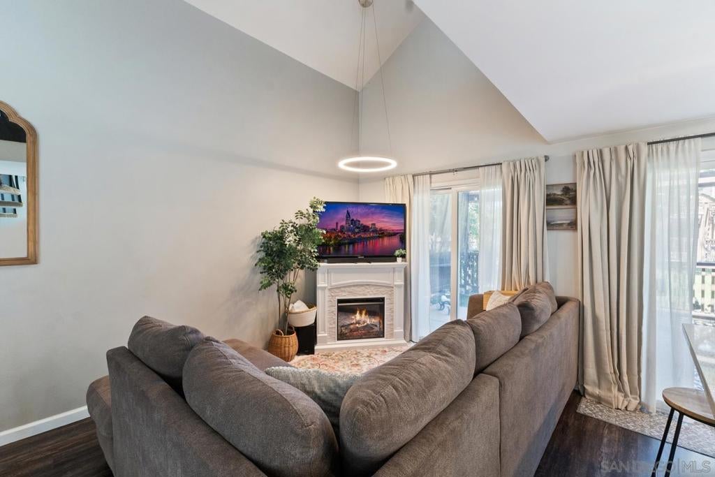 23952 Green Haven