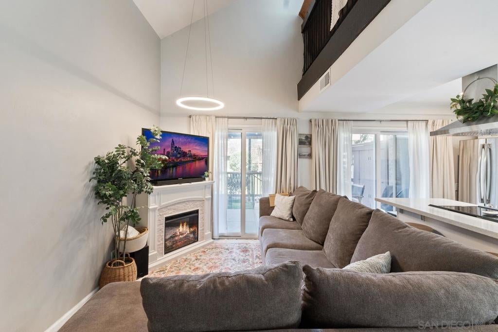 23952 Green Haven