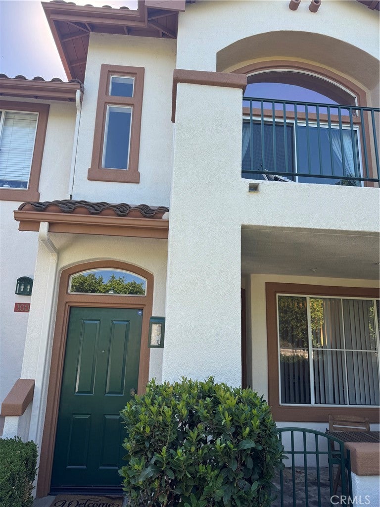 Photo of 3006 Ladrillo Aisle, Irvine, CA 92606 (MLS # OC26216267)