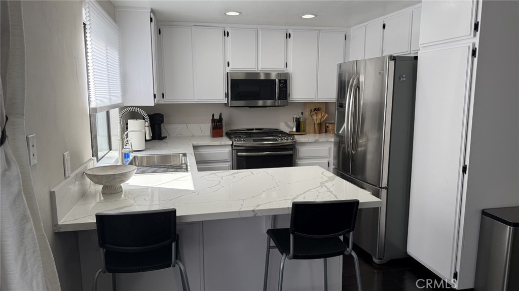 11300 Foothill Boulevard 33