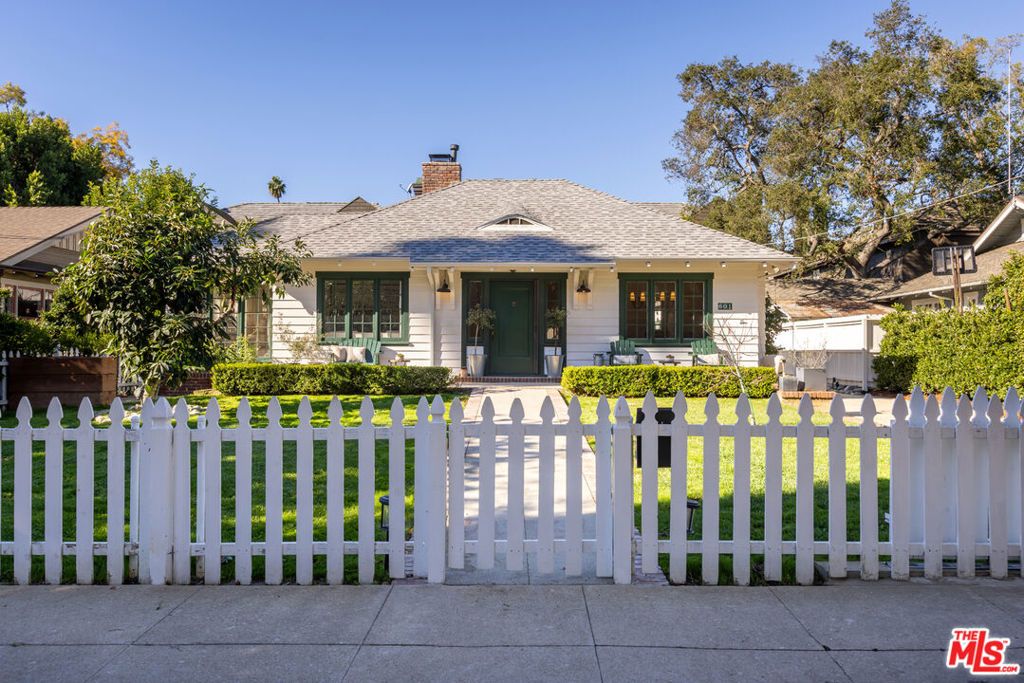 Photo of 601 S Hudson Avenue, Pasadena, CA 91106 (MLS # 25621559)