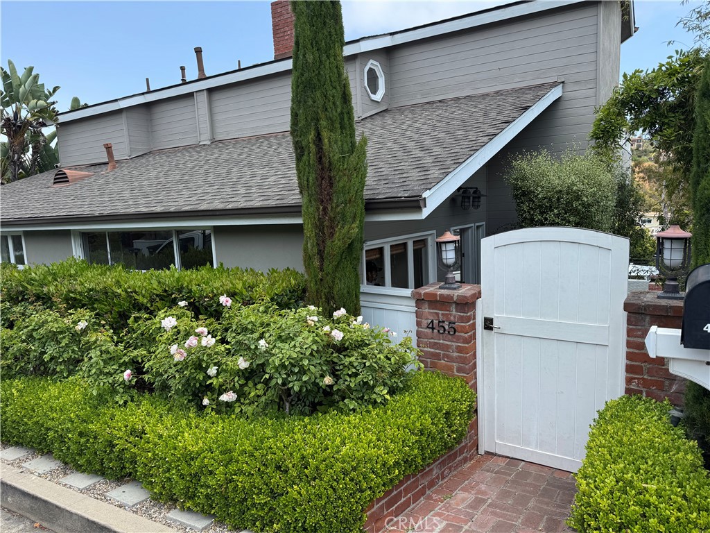 For Lease | 455 Hill Street, Laguna Beach, CA
Enjoy breathtaking ocean and city views from this beautifully updated 3 bedroom, 2 bathroom upper-level unit in the heart of Laguna Beach. Ideally located in a quiet residential neighborhood, this light-filled home features an open-concept floor plan with large windows that capture stunning vistas from nearly every room.
The updated kitchen boasts modern cabinetry, sleek countertops, and stainless steel appliances—perfect for cooking and entertaining. Both bathrooms have been tastefully remodeled with contemporary finishes and designer touches. Each bedroom offers ample closet space, and the primary suite includes its own en-suite bath with private balcony.
Additional features include in-unit laundry, a spacious 2-car garage, and 2 private balcony's to enjoy your morning coffee or evening sunsets. Just moments from world-renowned beaches, shops, galleries, and restaurants, this home offers the best of coastal living.
Offered unfurnished. Don't miss this opportunity to live in one of Laguna Beach’s most desirable locations!