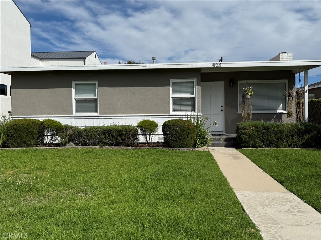 Great Location close to the beach, shopping and Newport Heights Elementary. This single level 4-bedroom home has an updated kitchen and baths, a 2car garage off the alley. Plus, a private large yard to enjoy.