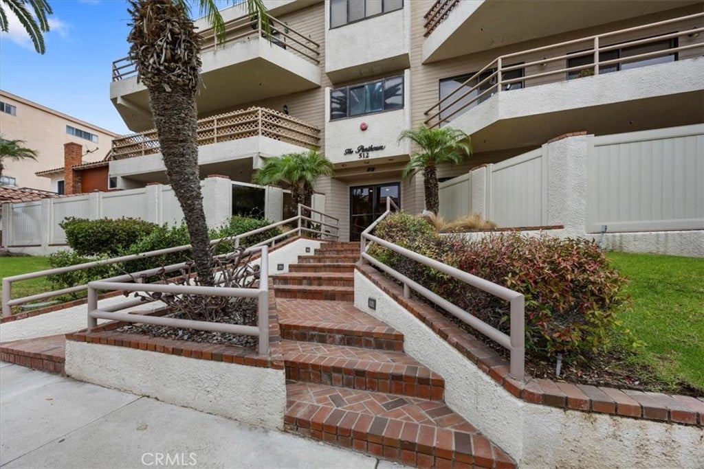 512 Esplanade 303