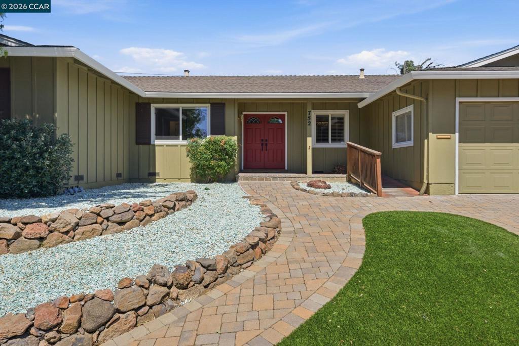 752 Citrus Ave