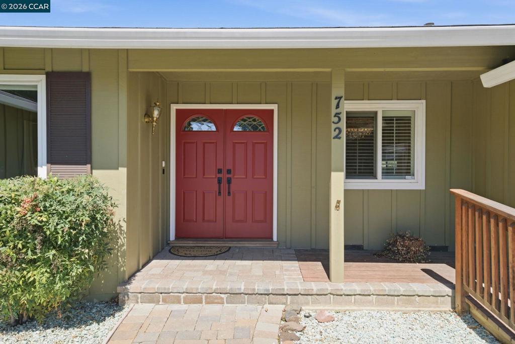 752 Citrus Ave