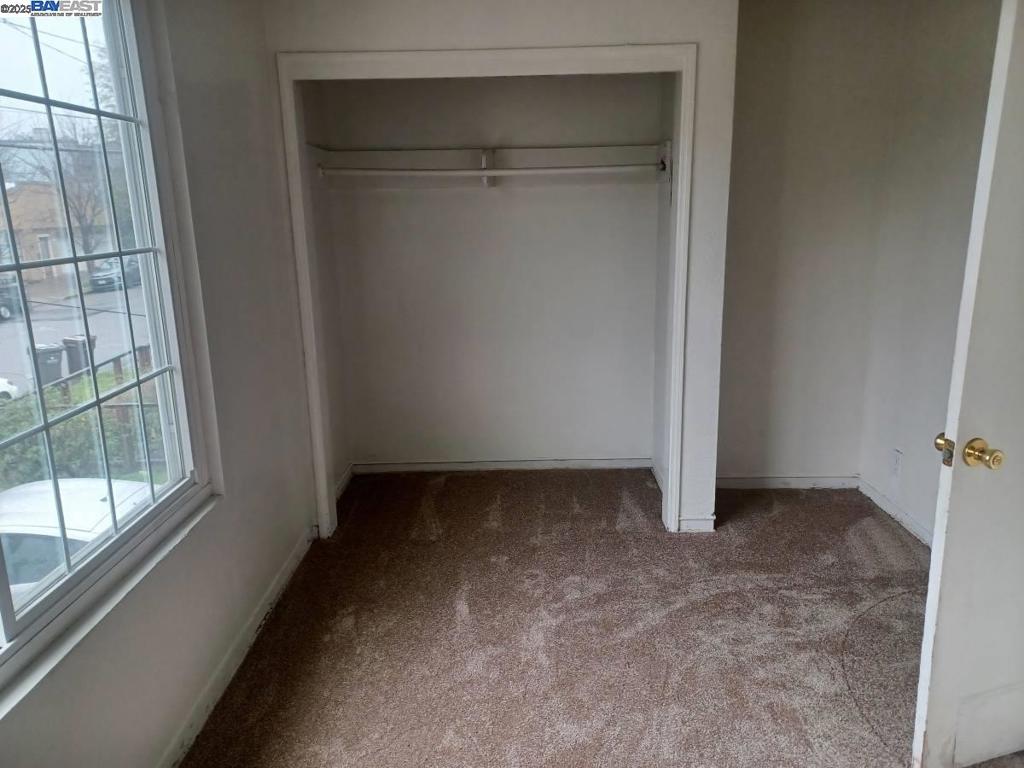 N OAKLAND - Residential Lease