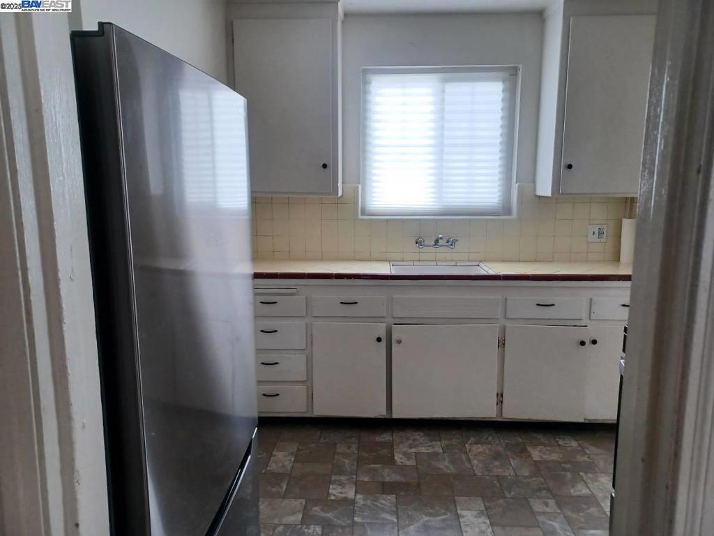 N OAKLAND - Residential Lease