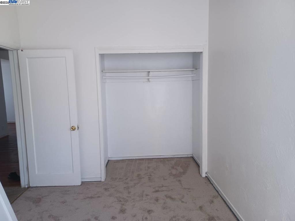 N OAKLAND - Residential Lease