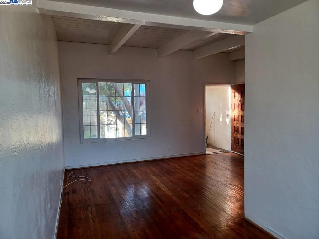 N OAKLAND - Residential Lease
