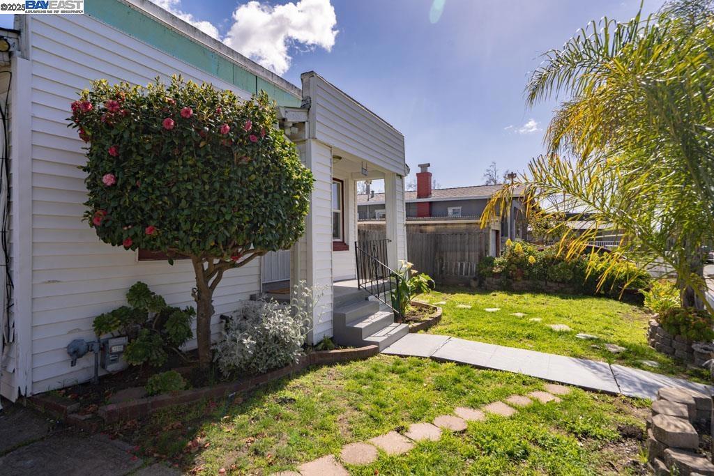 1161 Westbay Ave