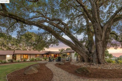 1531 Foster Rd Napa CA 94558