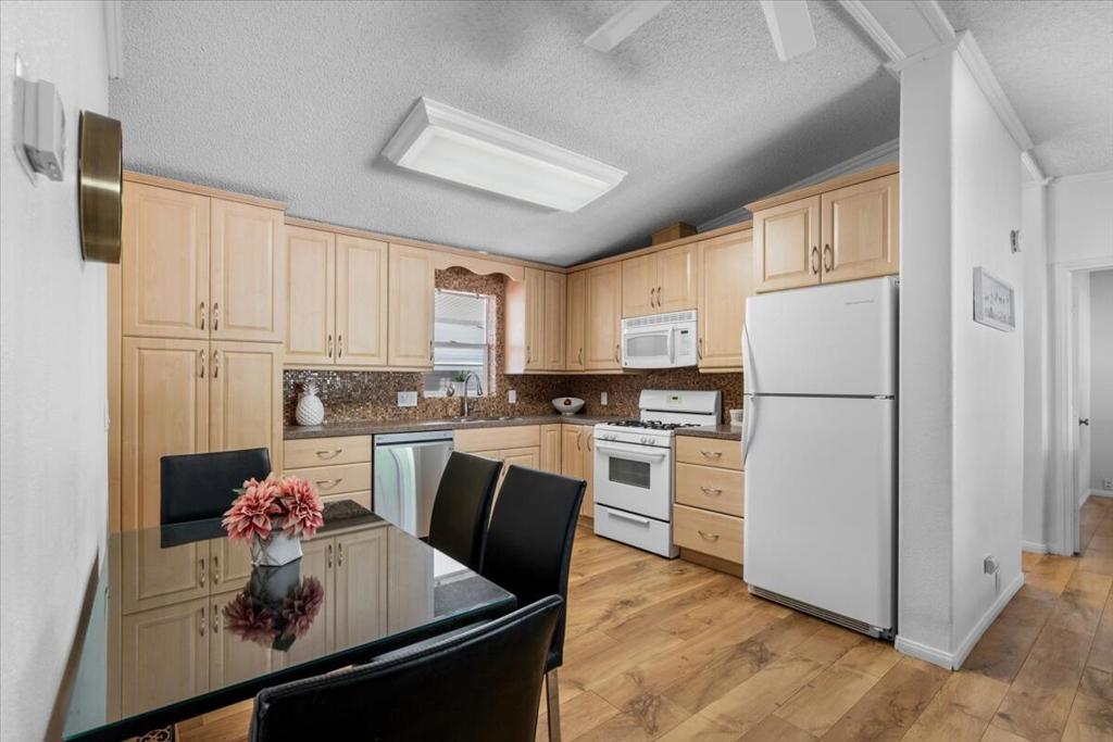 Ramon Mobile Park - Manufactured In Park