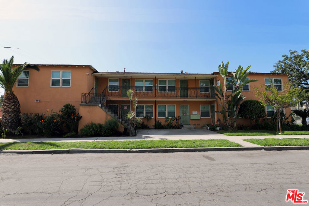 870 W 19th Street