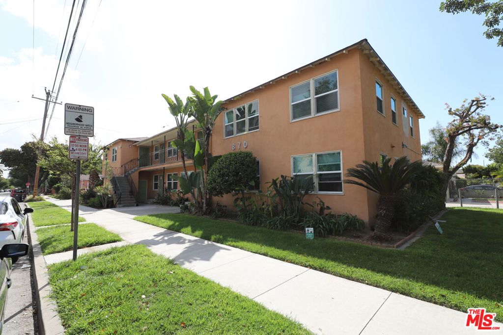 870 W 19th Street
