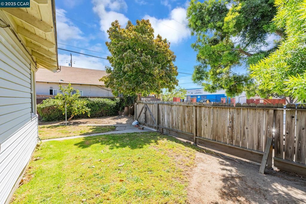 listing image 130725556077859095980