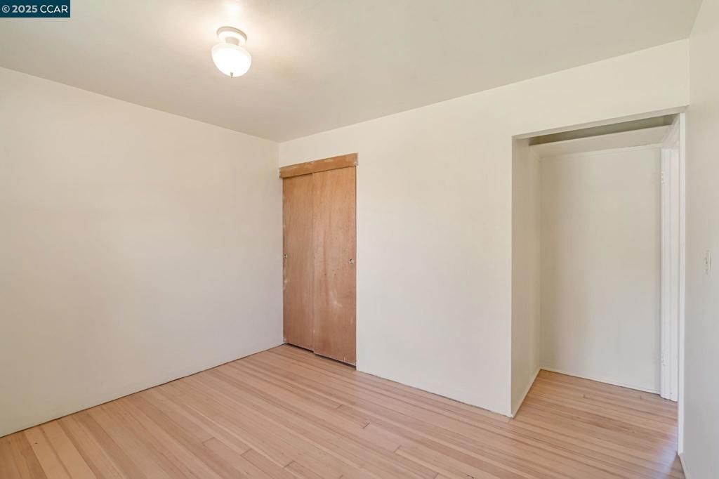 listing image 130729057353953555077