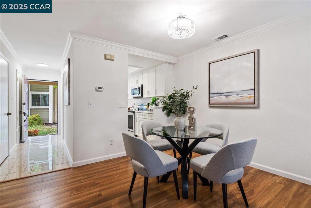 CARRIAGE SQUARE - Residential