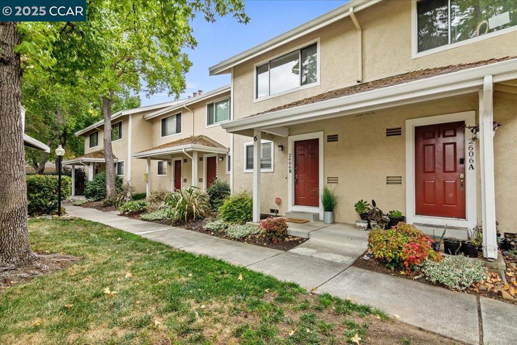 CARRIAGE SQUARE - Residential