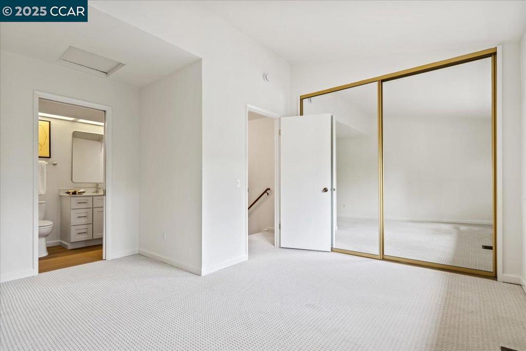 CARRIAGE SQUARE - Residential