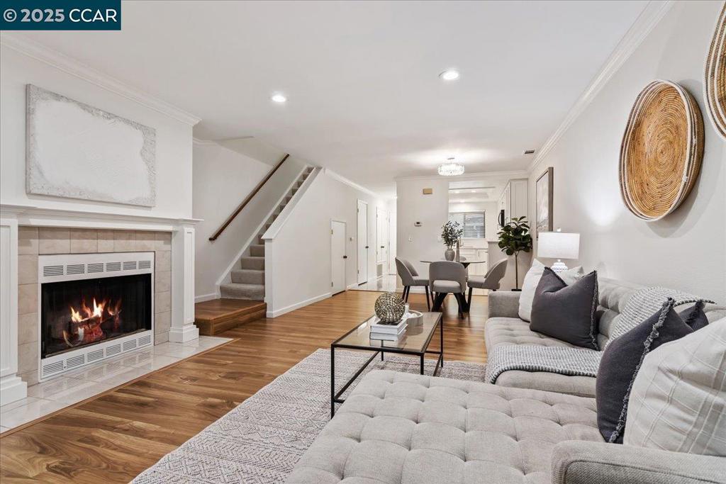 CARRIAGE SQUARE - Residential