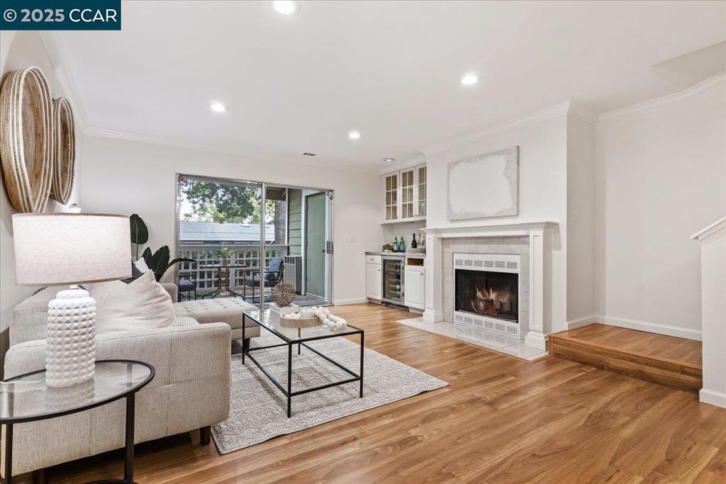 CARRIAGE SQUARE - Residential
