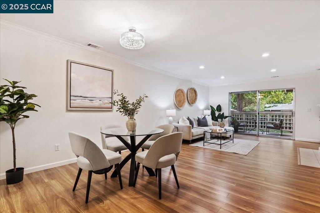 CARRIAGE SQUARE - Residential