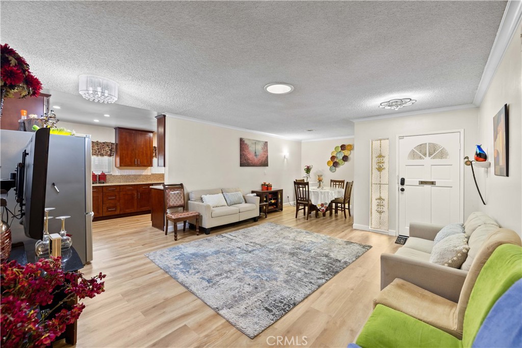 9224 9226 N Gothic Avenue