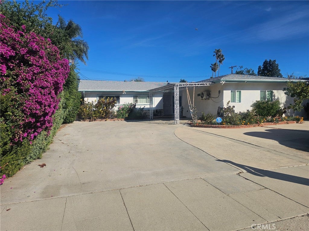 9224 9226 N Gothic Avenue, North Hills CA 91343