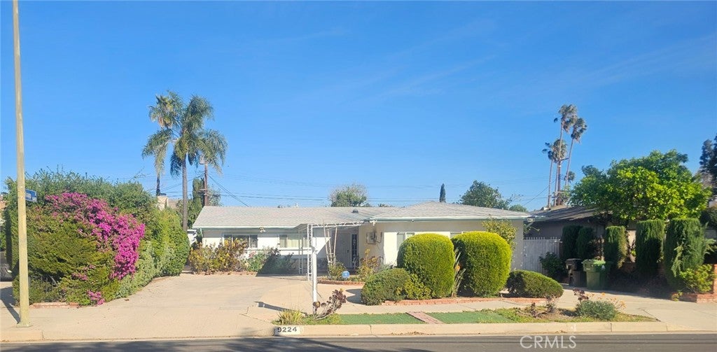 9224 9226 N Gothic Avenue