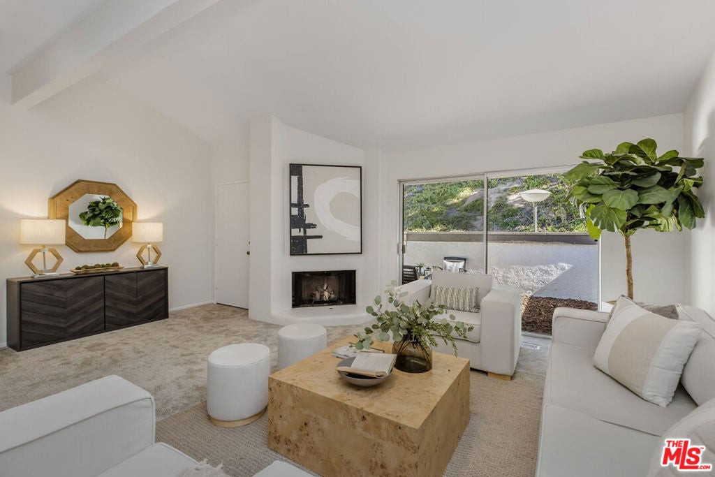 17107 Palisades Circle