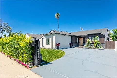 Photo of 6853 Willis Avenue, Van Nuys, CA 91405 (MLS # SR26136620)