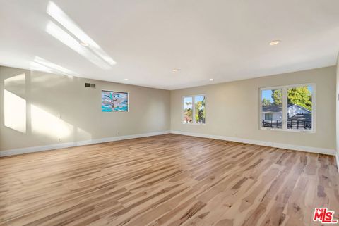 Tiny photo for 16608 Park Lane Circle, Los Angeles, CA 90049 (MLS # 25628417)