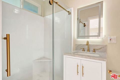 Tiny photo for 16608 Park Lane Circle, Los Angeles, CA 90049 (MLS # 25628417)