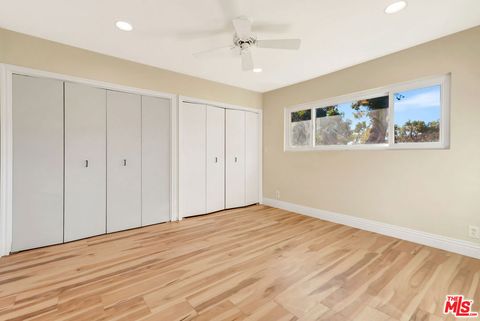 Tiny photo for 16608 Park Lane Circle, Los Angeles, CA 90049 (MLS # 25628417)