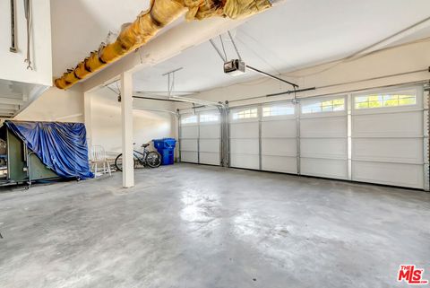 Tiny photo for 16608 Park Lane Circle, Los Angeles, CA 90049 (MLS # 25628417)