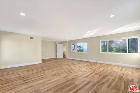 Tiny photo for 16608 Park Lane Circle, Los Angeles, CA 90049 (MLS # 25628417)