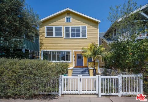 Photo of 123 Wavecrest Avenue, Venice, CA 90291 (MLS # 26830043)